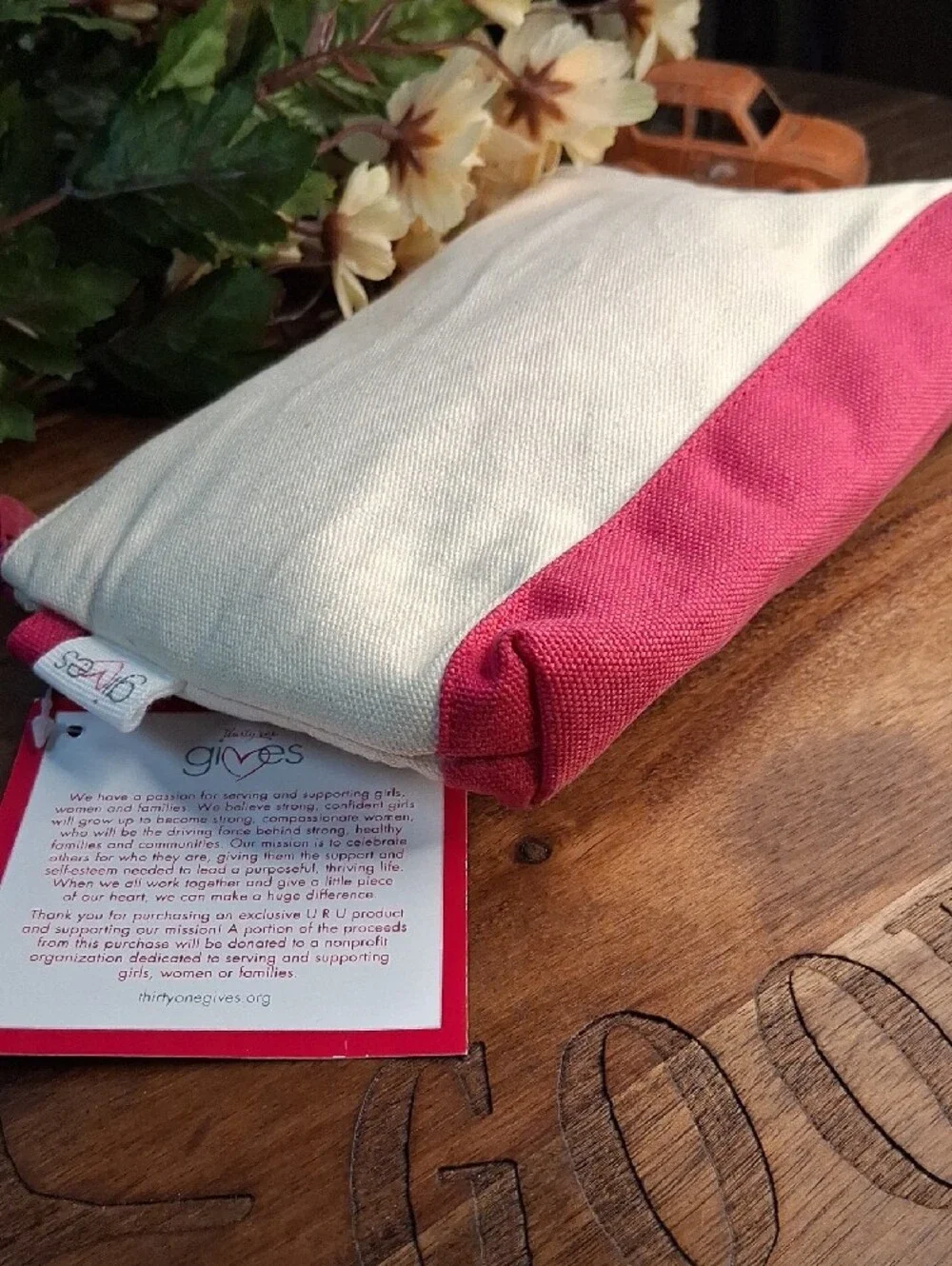 Thirty-one Cream and Pink Cosmetic Bag